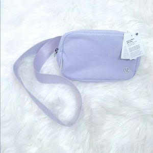 🍋NWT Lululemon Everywhere Belt Bag Lavender Fog